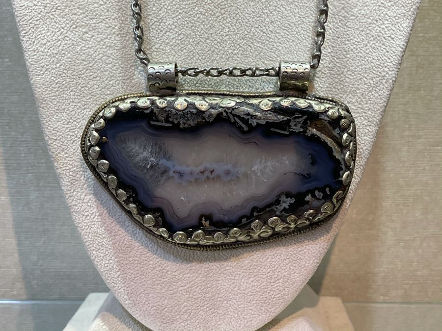 Natural Stone Base Metal Pendant Statement Necklace 24'L Retails $225 [Photo 3]