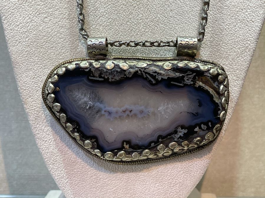 Natural Stone Base Metal Pendant Statement Necklace 24'L Retails $225 [Photo 4]