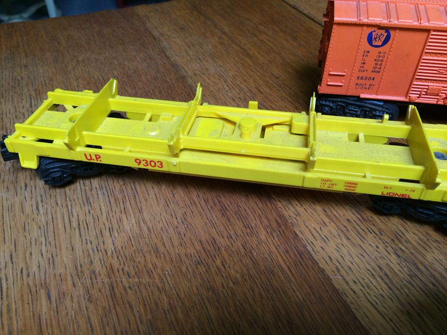 Lot of Lionel Trains [Photo 10]