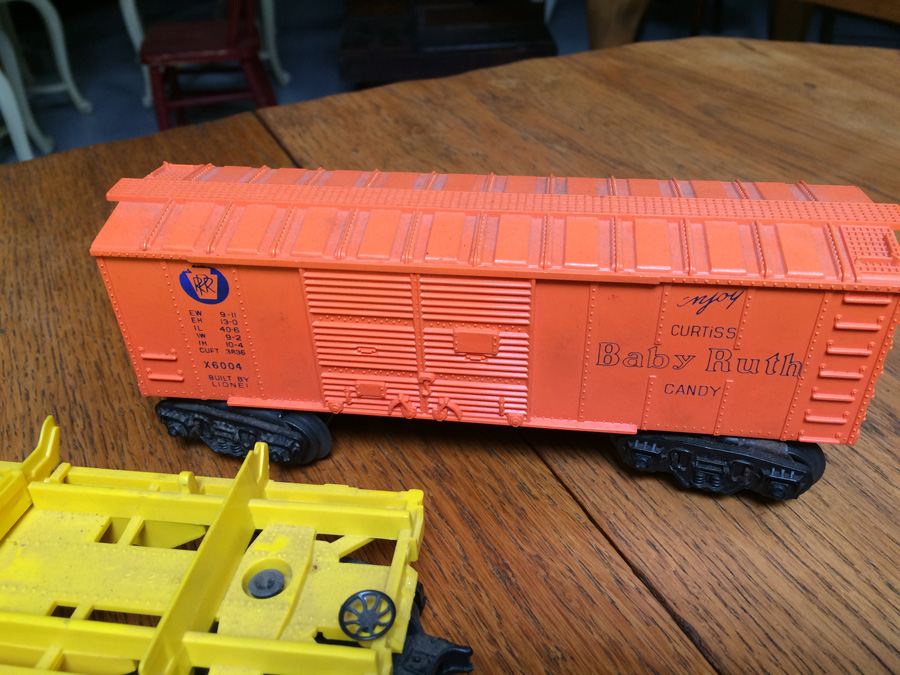 Lot of Lionel Trains [Photo 3]