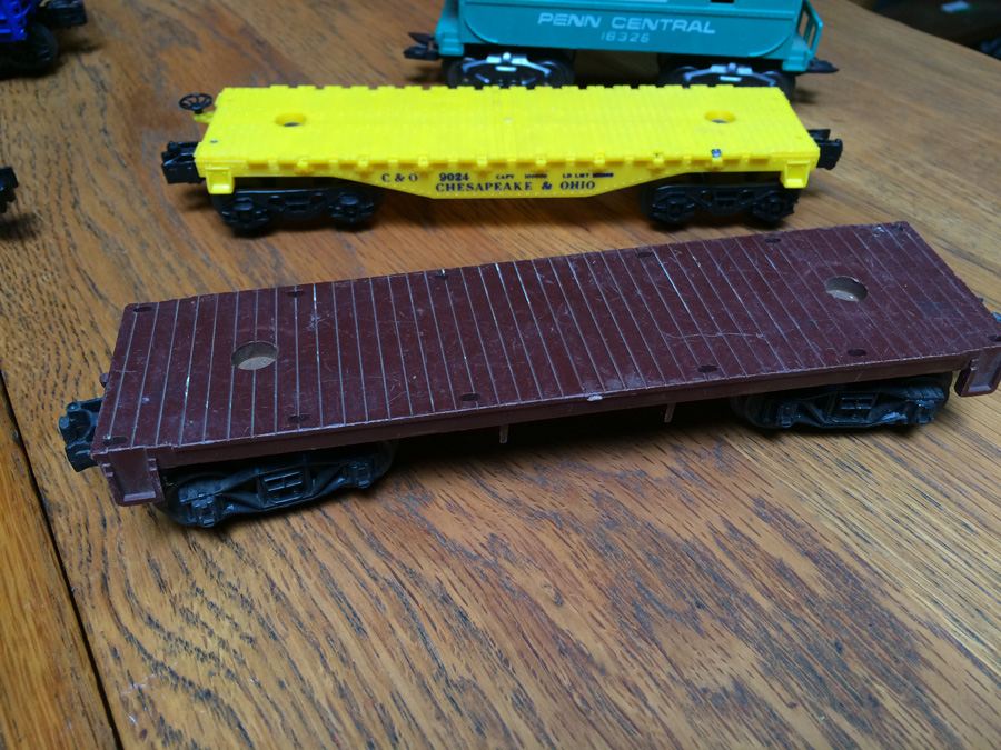 Lot of Lionel Trains [Photo 12]