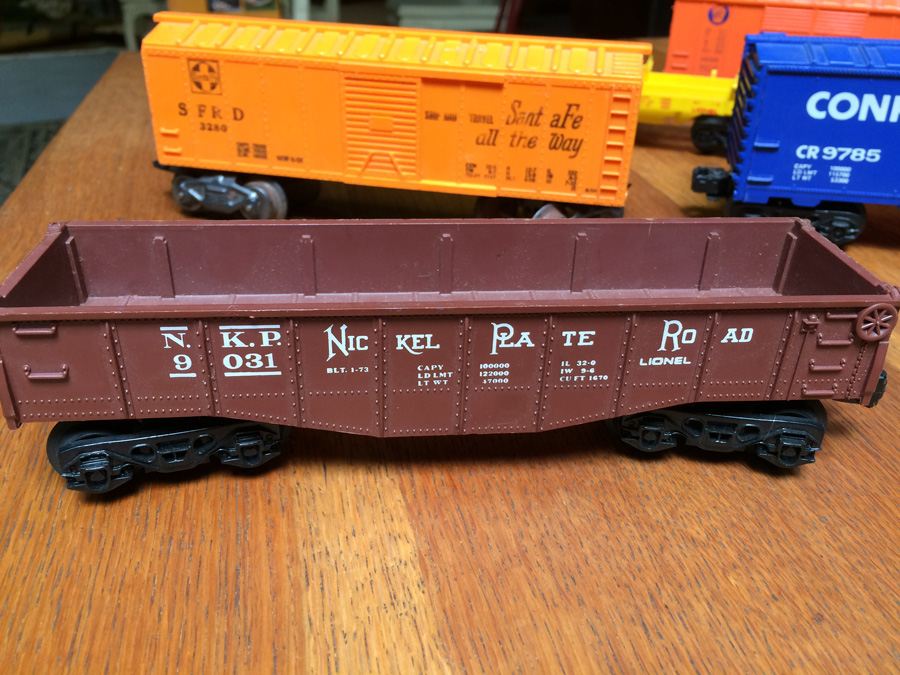 Lot of Lionel Trains [Photo 4]