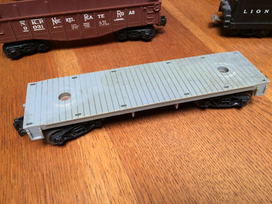 Lot of Lionel Trains [Photo 11]