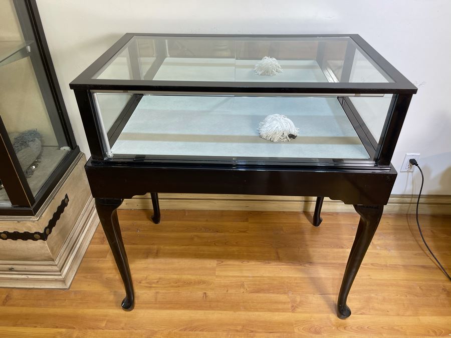 Jewelry / Collectibles Display Case In Black With Lock And Key 36.5'W X 22'D X 41'H [Photo 2]