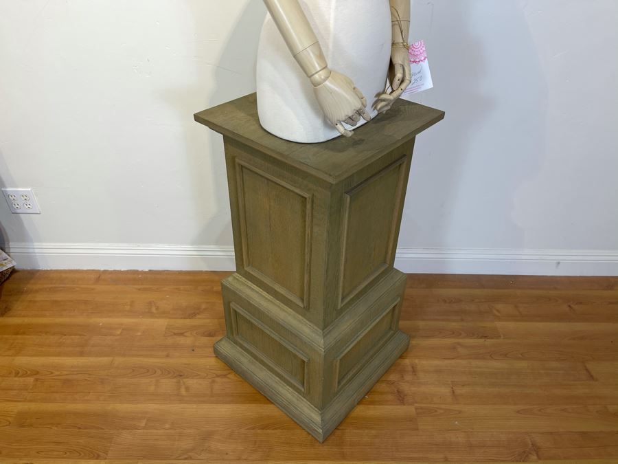 Ornate Solid Wooden Pedestal 3'H X 17.5'D [Photo 5]