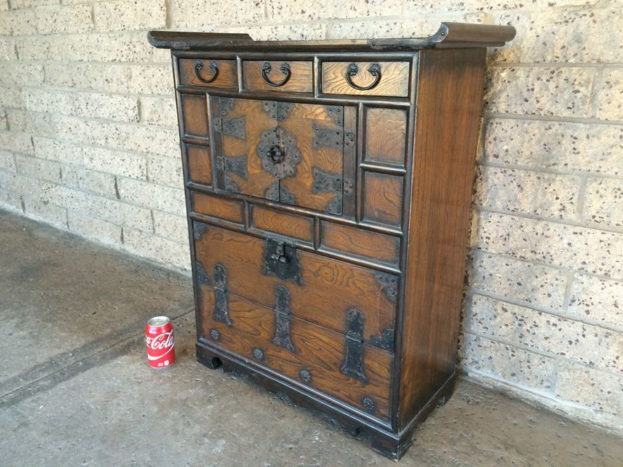 Antique Korean Cabinet [Photo 2]