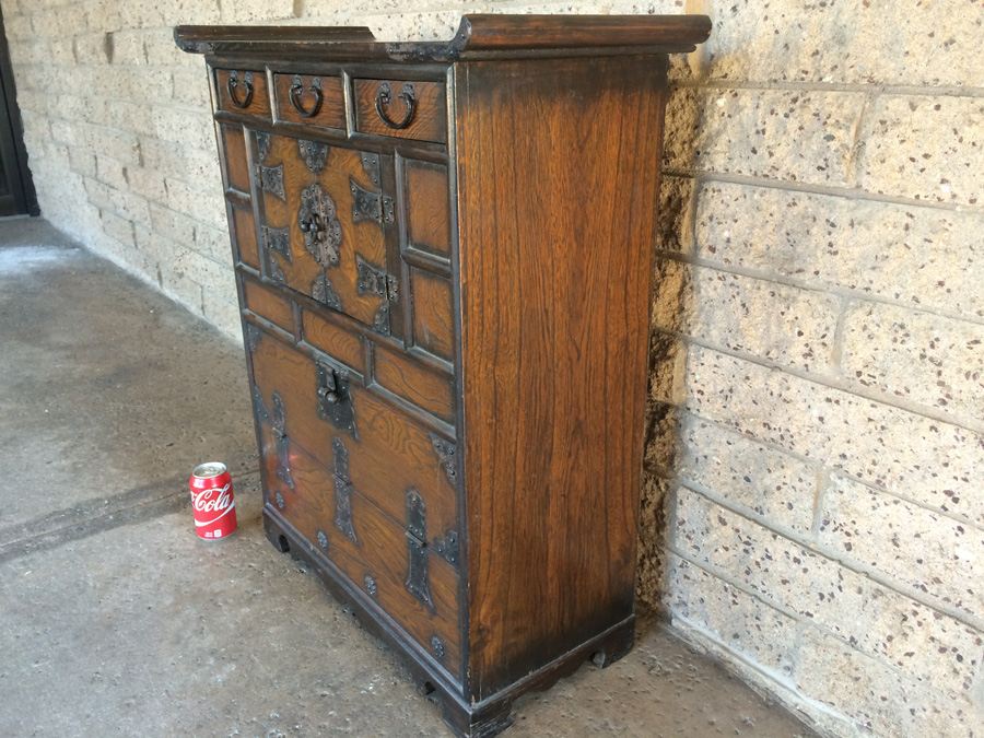 Antique Korean Cabinet [Photo 3]