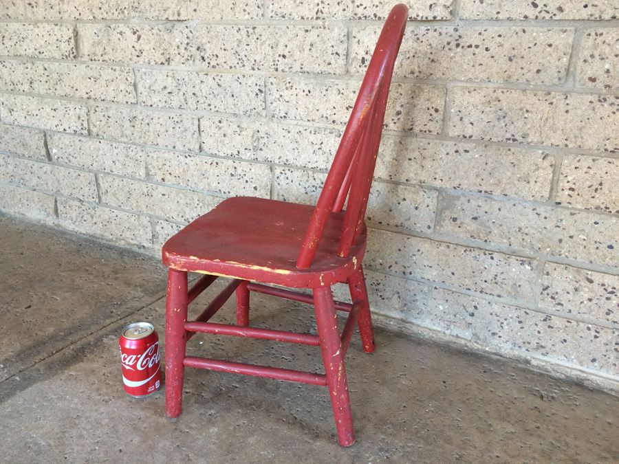 Red Wooden Child's Chair [Photo 3]