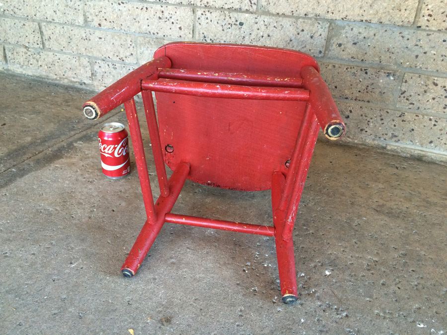 Red Wooden Child's Chair [Photo 5]