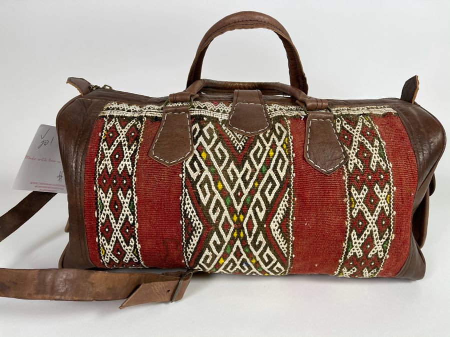 Moroccan Duffle Bag Handbag 19'W X 10'H Retails $325 [Photo 6]