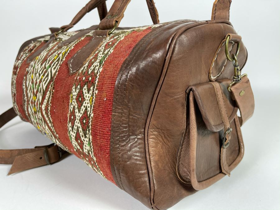 Moroccan Duffle Bag Handbag 19'W X 10'H Retails $325 [Photo 7]