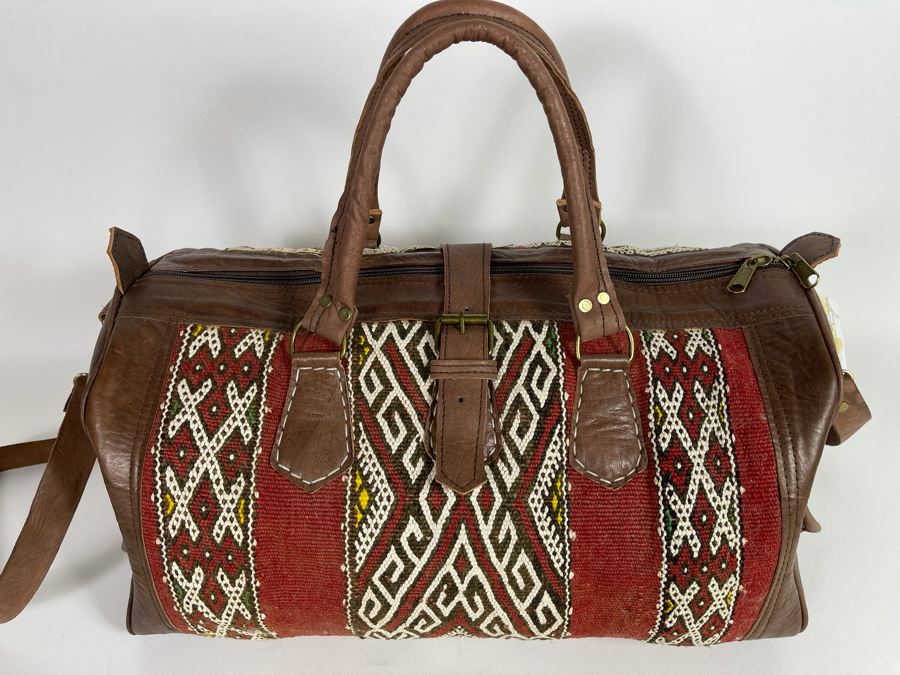 Moroccan Duffle Bag Handbag 19'W X 10'H Retails $325 [Photo 4]