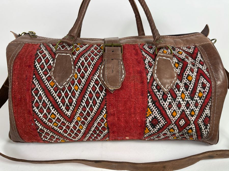 Moroccan Duffle Bag Handbag 19'W X 10'H Retails $325 [Photo 3]