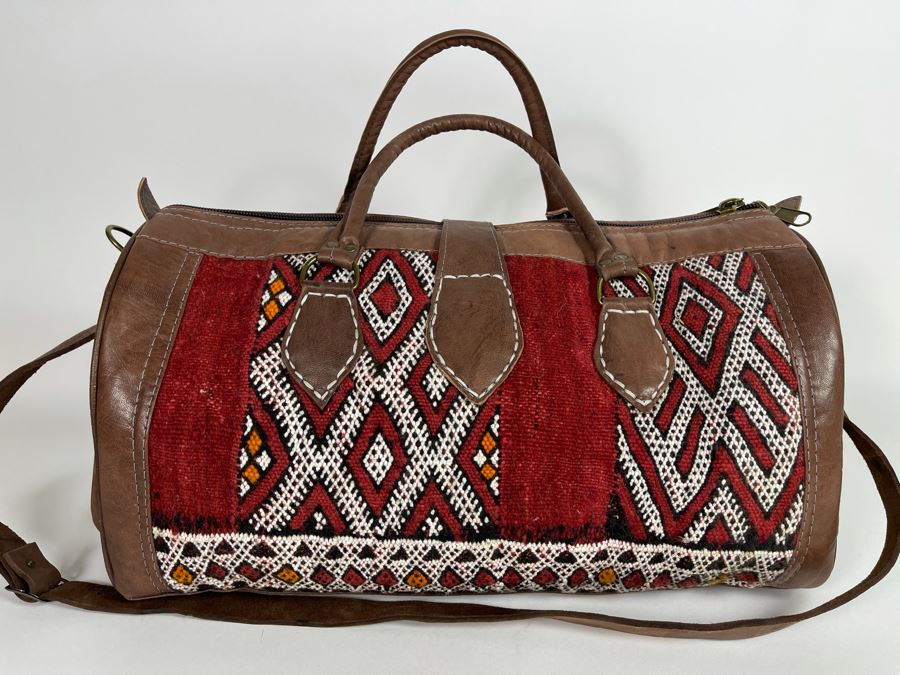 Moroccan Duffle Bag Handbag 19'W X 10'H Retails $325 [Photo 5]