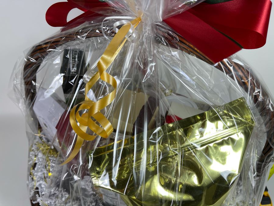 Large Wicker Gift Basket Retails $150 [Photo 9]