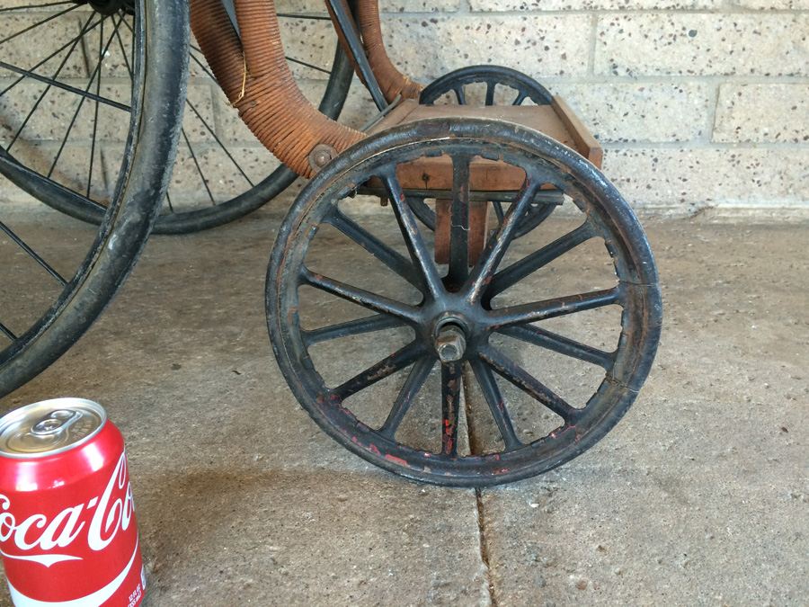 Antique Wheelchair [Photo 5]
