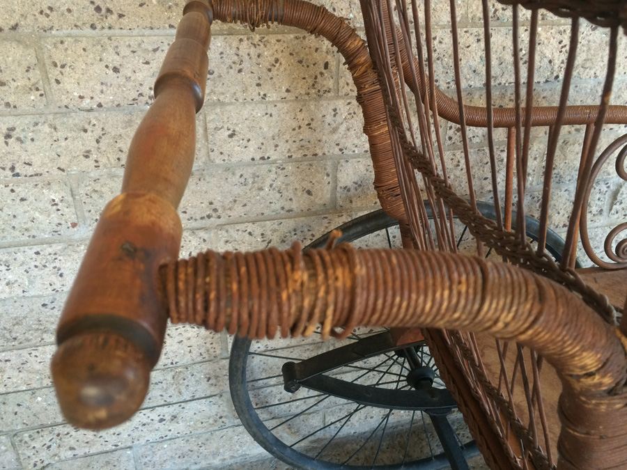 Antique Wheelchair [Photo 19]