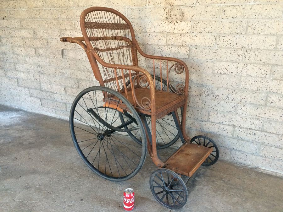 Antique Wheelchair [Photo 1]