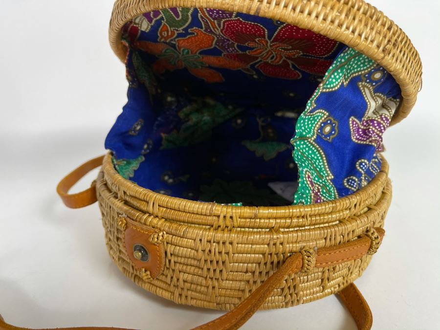 Sunburst Pattern Woven Leather Strap Handbag 8'W X 3'H Retails $80 [Photo 4]