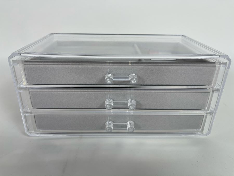 Acrylic Lucite Clear Jewelry Box 9'W X 5'D X 4'H Retails $68 [Photo 2]