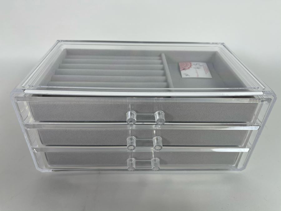 Acrylic Lucite Clear Jewelry Box 9'W X 5'D X 4'H Retails $68