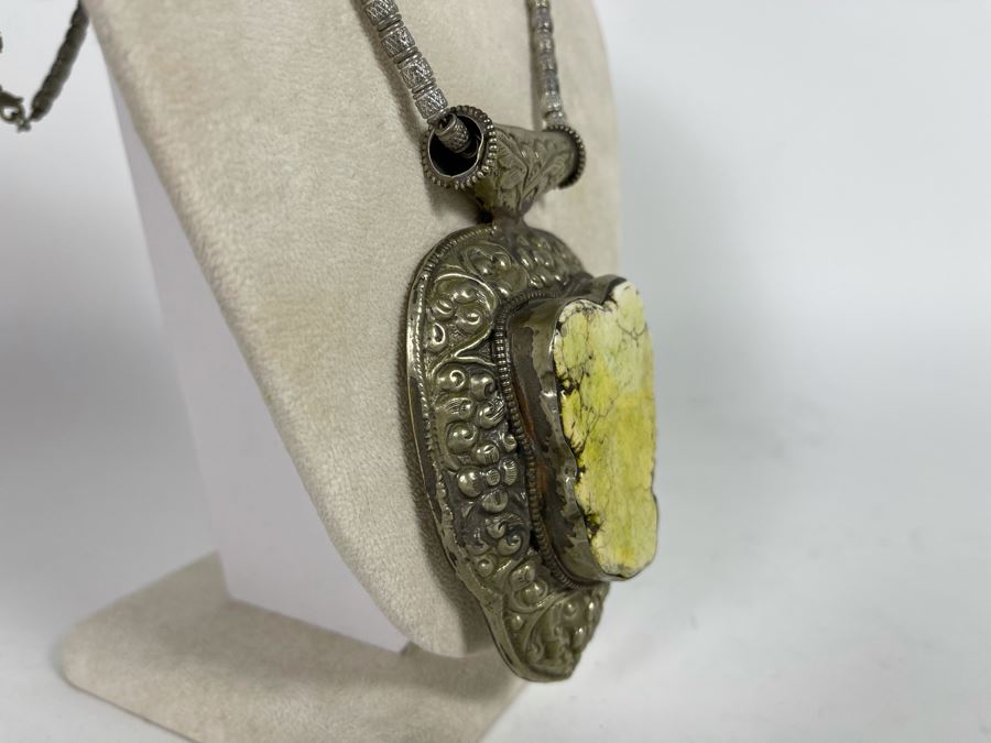 Natural Stone Base Metal Pendant Statement Necklace 24'L Retails $225 [Photo 6]
