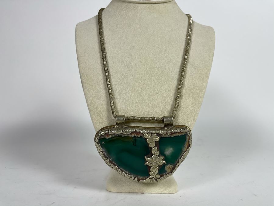 Natural Stone Base Metal Pendant Statement Necklace 24'L Retails $225 [Photo 3]