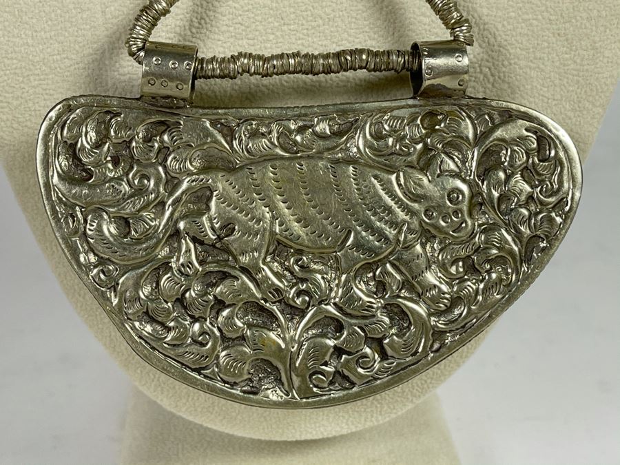 Natural Stone Base Metal Pendant Statement Necklace 24'L Retails $225 [Photo 5]