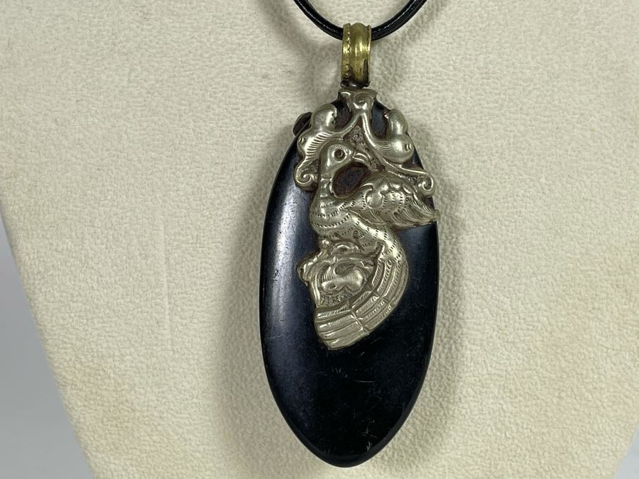 Natural Stone Base Metal Pendant Necklace [Photo 3]