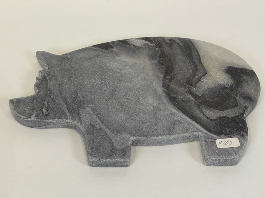Marble Pig Cutting Board 12' X 8' Retails $40 [Photo 2]