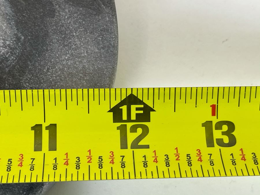 Marble Pig Cutting Board 12' X 8' Retails $40 [Photo 4]