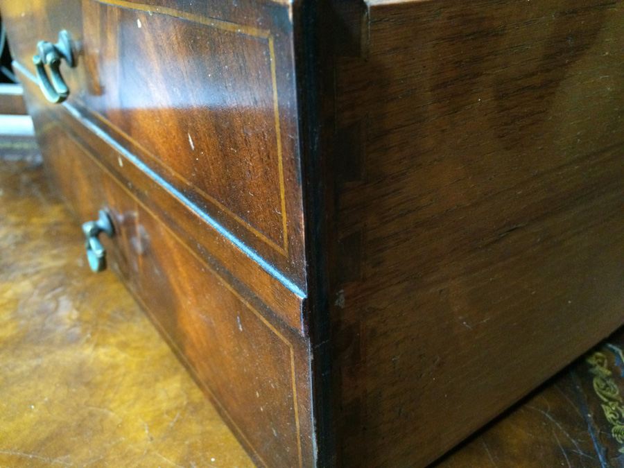 Corner Table [Photo 10]