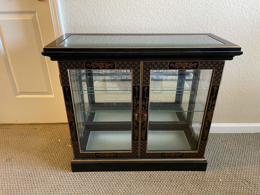 Pulaski Furniture Chinoiserie Asian Display Case Cabinet With Underneath Lighting [Photo 6]