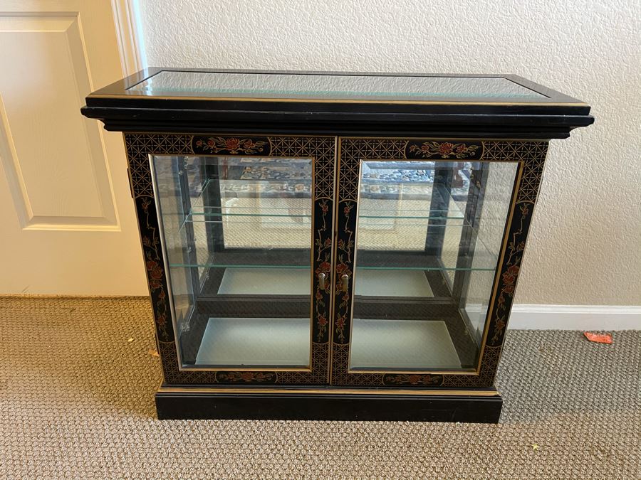 Pulaski Furniture Chinoiserie Asian Display Case Cabinet With Underneath Lighting [Photo 4]