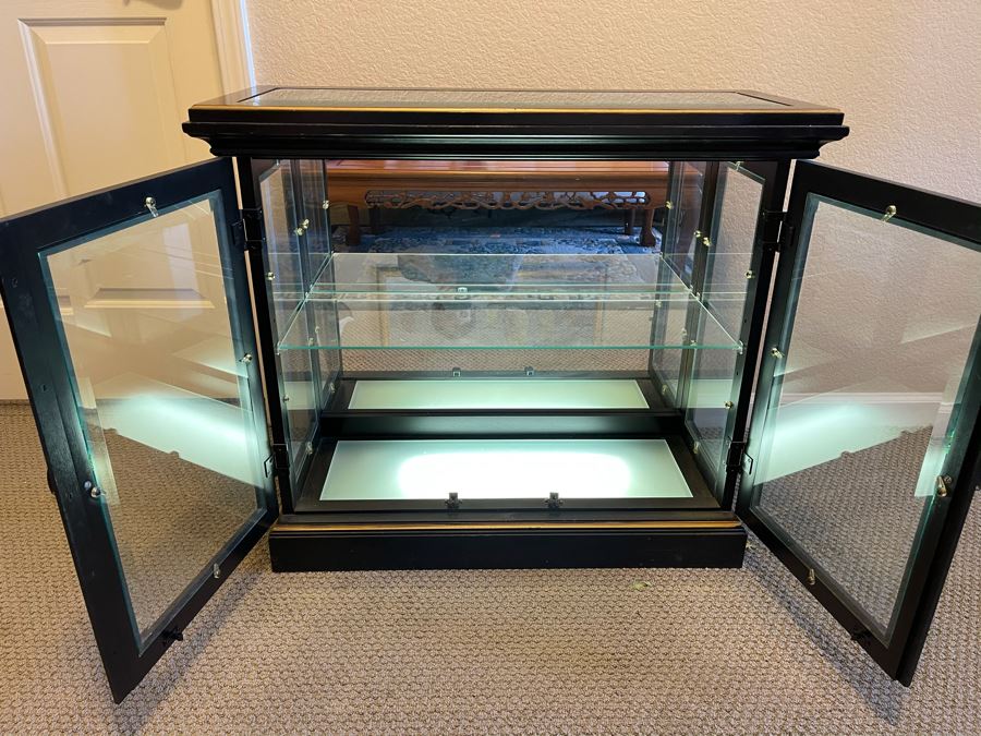 Pulaski Furniture Chinoiserie Asian Display Case Cabinet With Underneath Lighting [Photo 10]