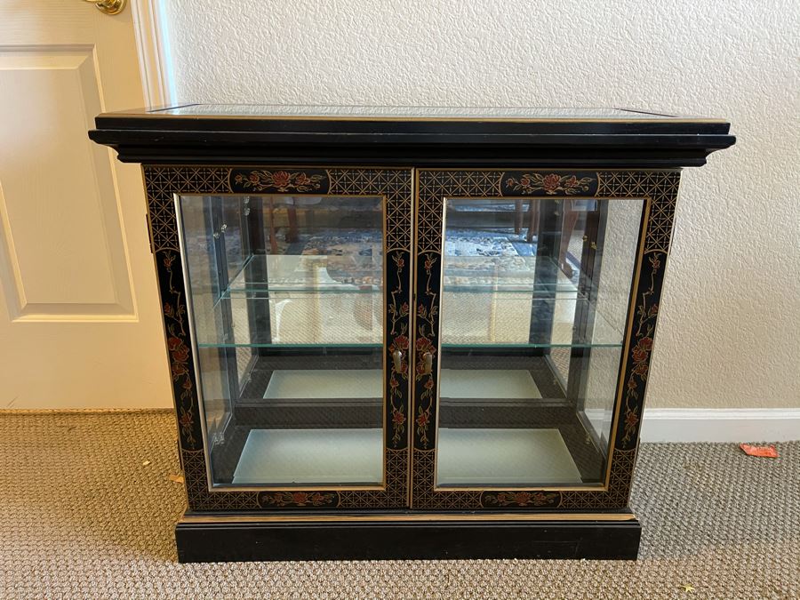 Pulaski Furniture Chinoiserie Asian Display Case Cabinet With Underneath Lighting [Photo 3]