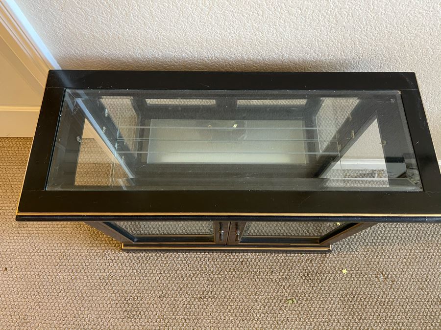 Pulaski Furniture Chinoiserie Asian Display Case Cabinet With Underneath Lighting [Photo 8]