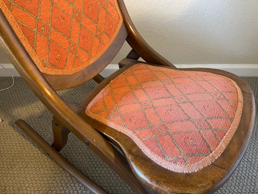 Vintage Folding Rocking Chair [Photo 4]