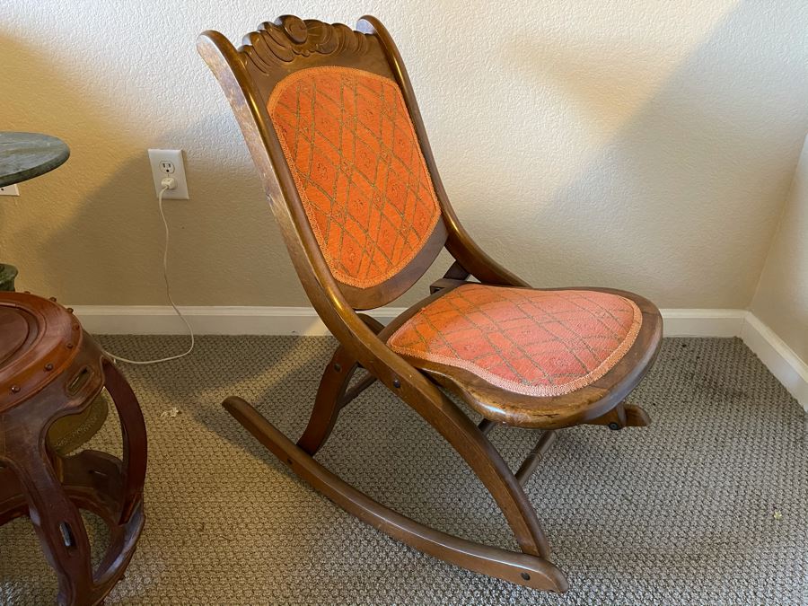 Vintage Folding Rocking Chair [Photo 1]