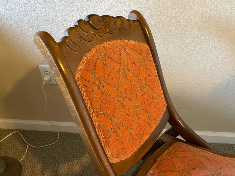Vintage Folding Rocking Chair [Photo 3]