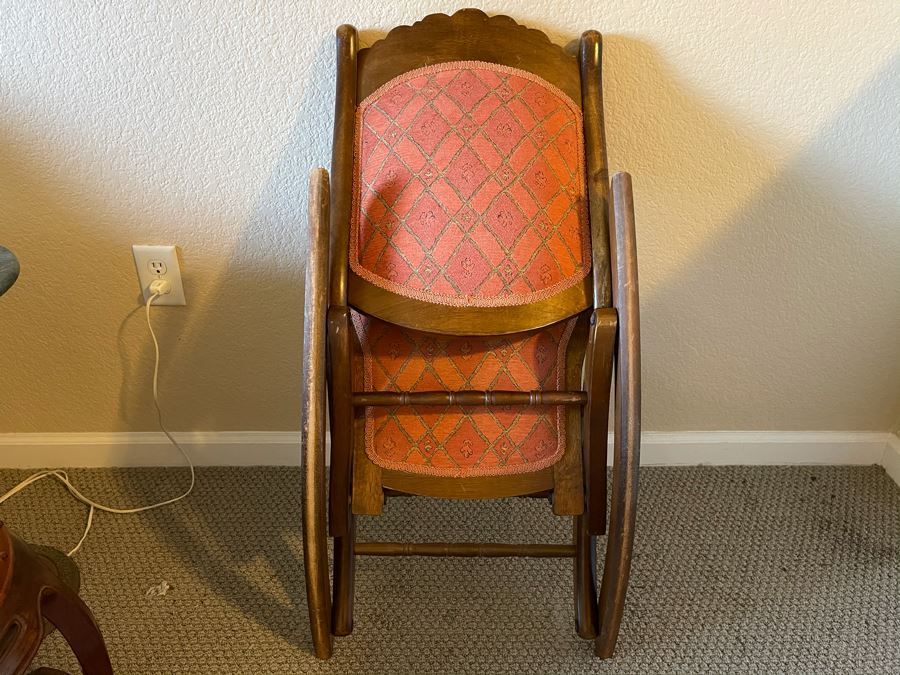 Vintage Folding Rocking Chair [Photo 5]