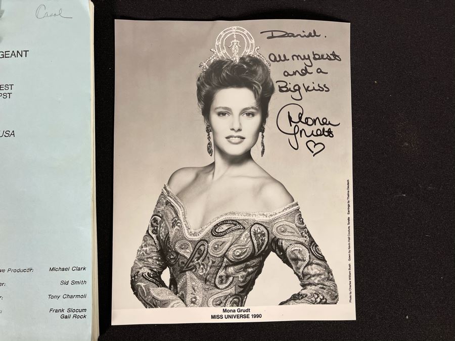 1990 Miss Universe Pageant Script, Signed Mona Grudt (Star Trek Actress) Winner Of Miss Universe 1990 Photograph And Pair Of Programs [Photo 3]