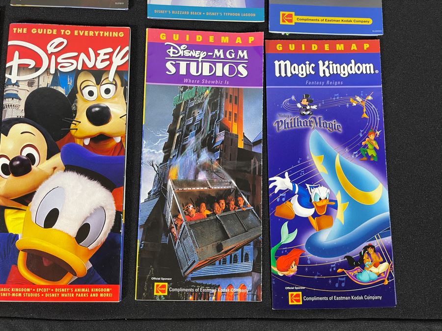 (24) Disneyland / Disney Ephemera Related Guide Maps [Photo 5]