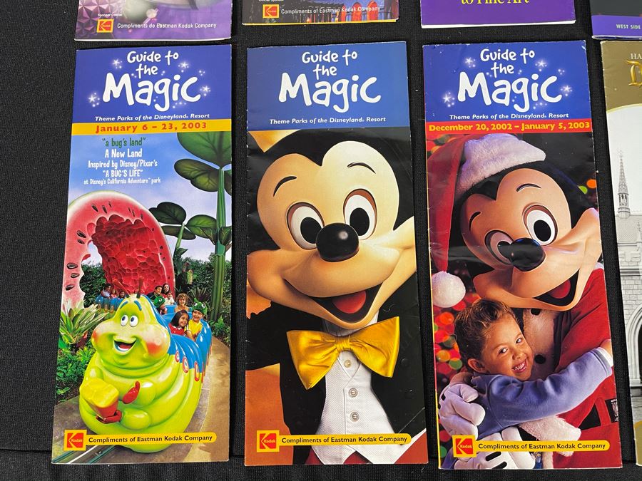 (24) Disneyland / Disney Ephemera Related Guide Maps [Photo 3]