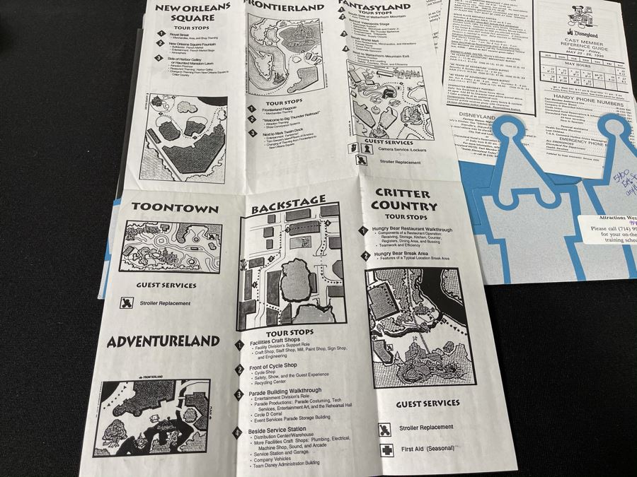 Disneyland Ephermera Theme Park Operations New Hire Orientation Folder 1994 [Photo 9]