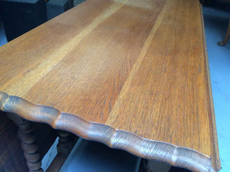 Vintage Drop-Leaf Gate-Leg Oak Table in Excellent Condition [Photo 5]
