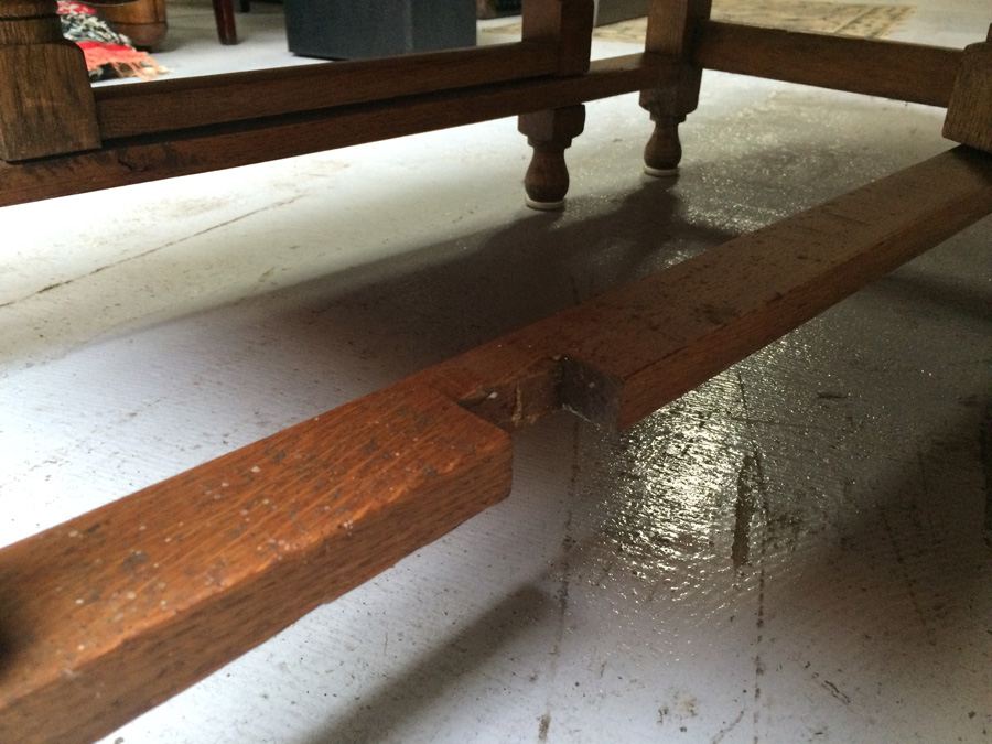 Vintage Drop-Leaf Gate-Leg Oak Table in Excellent Condition [Photo 10]