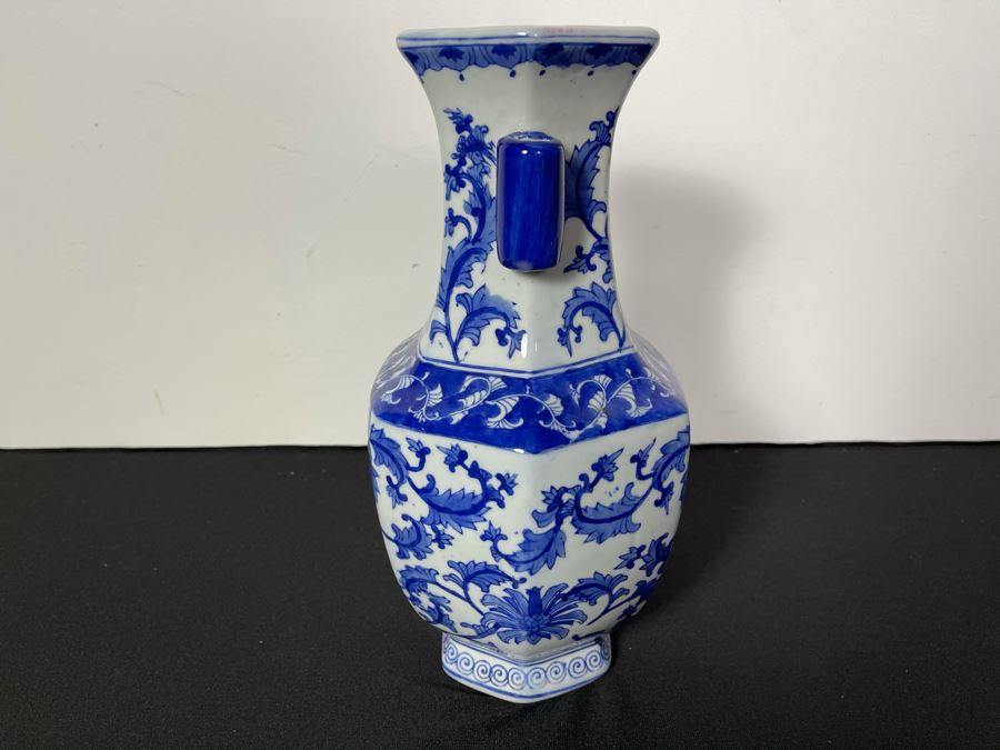 Contemporary Chinese Blue And White Vase 13.5H [Photo 4]