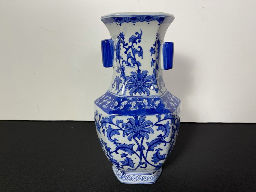 Contemporary Chinese Blue And White Vase 13.5H