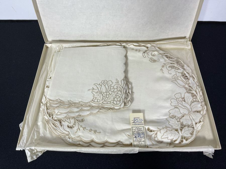 Vintage New Old Stock Hand Embroidery Linens Madeira Set Of 8 Napkins And Placemats (One Napkin Has Staining As Shown In Photos)